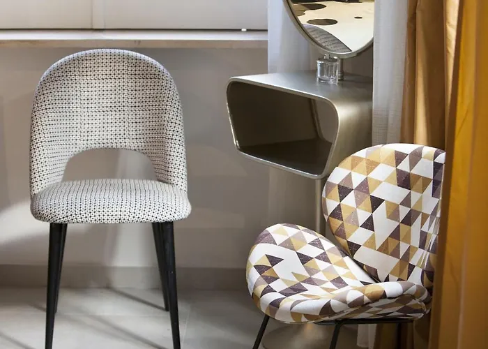 - Charme Apartment *