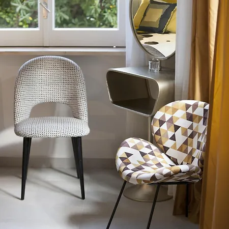 - Charme Apartment *
